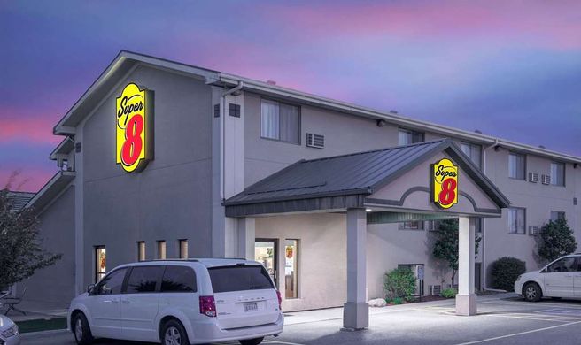 Super 8 Willmar Exterior