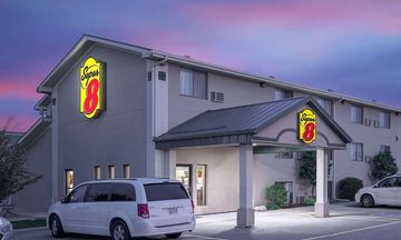 Super 8 Willmar