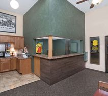 Super 8 Willmar Lobby