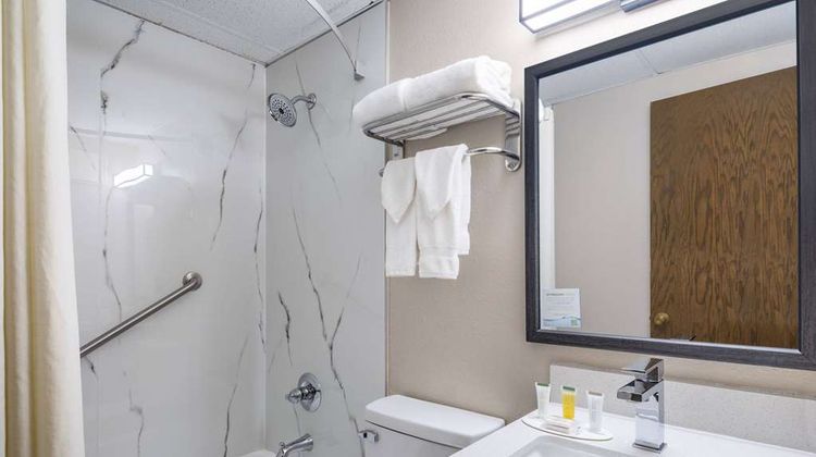 Super 8 Owatonna Room