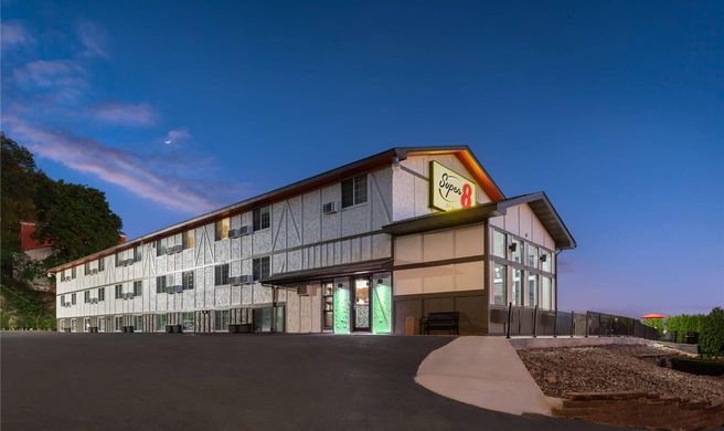 Super 8 Winona Exterior