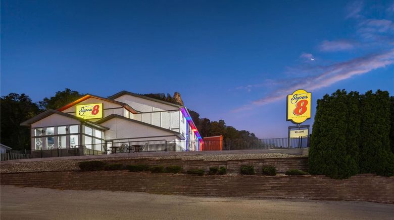 <b>Super 8 Winona Exterior</b>. Images powered by <a href="https://iceportal.shijigroup.com/" title="IcePortal" target="_blank">IcePortal</a>.