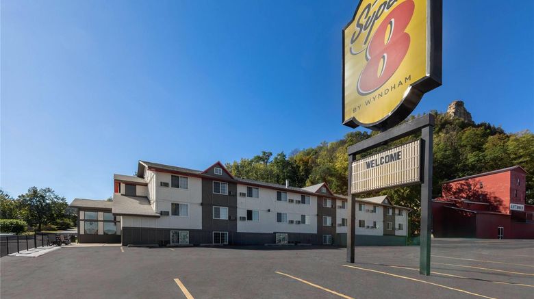 <b>Super 8 Winona Exterior</b>. Images powered by <a href="https://iceportal.shijigroup.com/" title="IcePortal" target="_blank">IcePortal</a>.