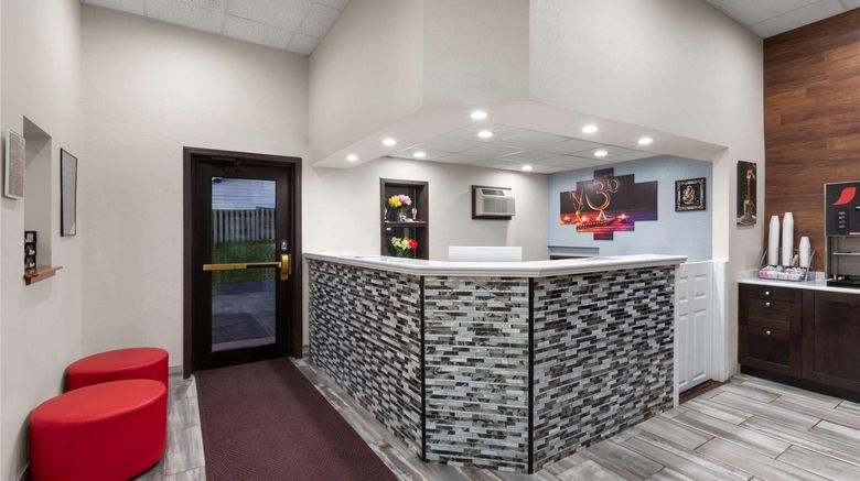 <b>Super 8 Winona Lobby</b>. Images powered by <a href="https://iceportal.shijigroup.com/" title="IcePortal" target="_blank">IcePortal</a>.