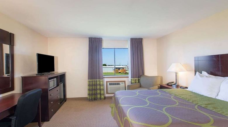 <b>Super 8 Danville Room</b>. Images powered by <a href="https://iceportal.shijigroup.com/" title="IcePortal" target="_blank">IcePortal</a>.