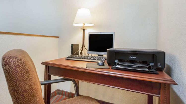 Super 8 Fairmont Other