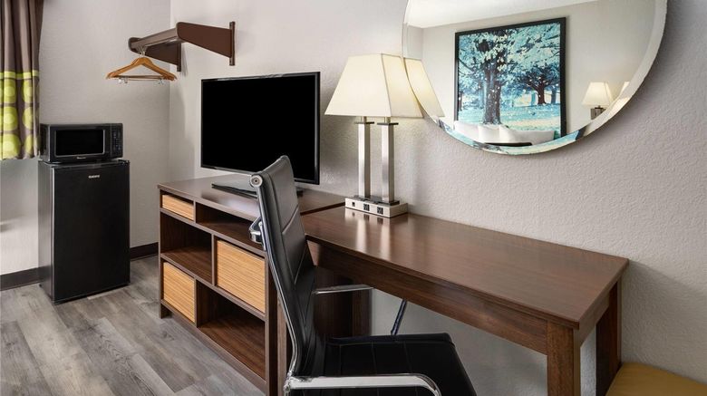 <b>Super 8 Latham/Albany Troy Area Suite</b>. Images powered by <a href="https://iceportal.shijigroup.com/" title="IcePortal" target="_blank">IcePortal</a>.