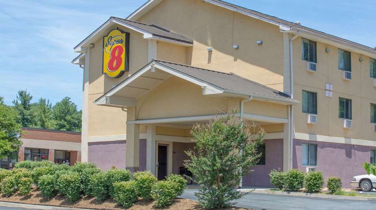 Super 8 Charlottesville Exterior