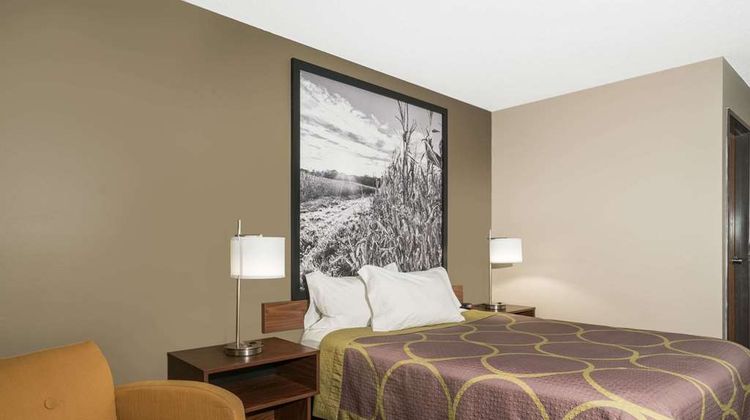 Super 8 St. Cloud Room
