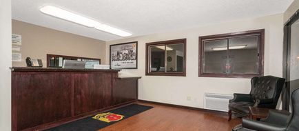 Super 8 St. Cloud Lobby
