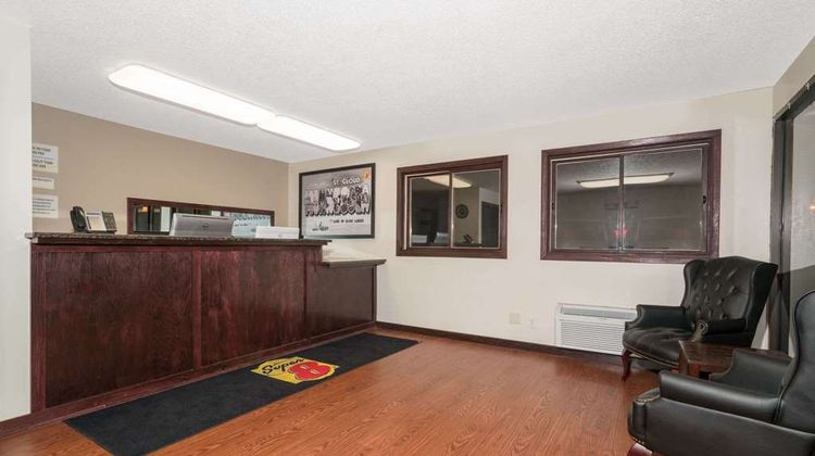 Super 8 St. Cloud Lobby