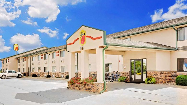 <b>Super 8 St. James Exterior</b>. Images powered by <a href="https://iceportal.shijigroup.com/" title="IcePortal" target="_blank">IcePortal</a>.