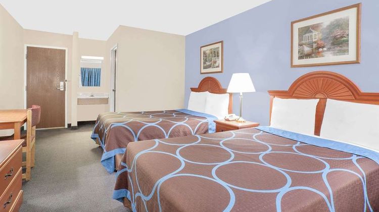 Super 8 Middletown Room