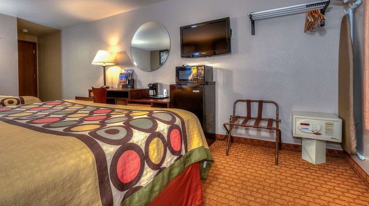 Super 8 Jackson Hole Room