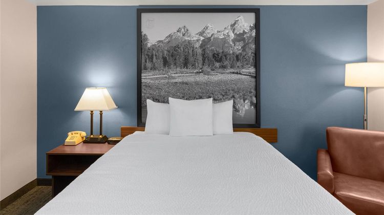 Super 8 Jackson Hole Room