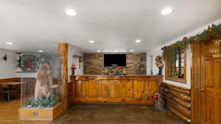 Super 8 Jackson Hole Lobby