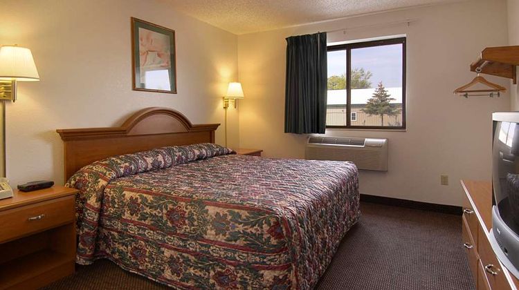 Super 8 Pulaski Suite