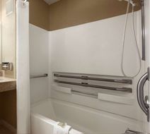 Super 8 Pulaski Room