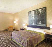 Super 8 Plattsburgh Room