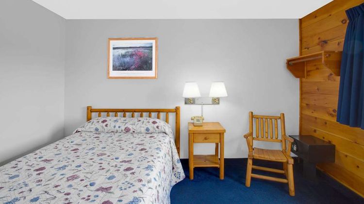 Super 8 Lake George/Warrensburg Area Room