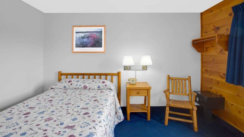 <b>Super 8 Lake George/Warrensburg Area Room</b>. Images powered by <a href="https://iceportal.shijigroup.com/" title="IcePortal" target="_blank">IcePortal</a>.