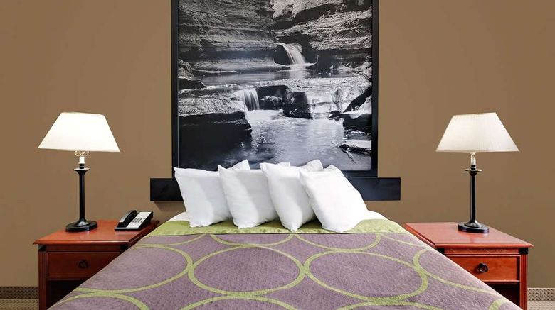 <b>Super 8 Ithaca Room</b>. Images powered by <a href="https://iceportal.shijigroup.com/" title="IcePortal" target="_blank">IcePortal</a>.