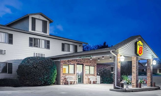 Super 8 Monroe Exterior