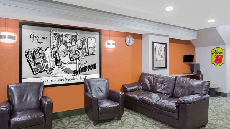 <b>Super 8 Windsor/Madison North Lobby</b>. Images powered by <a href="https://iceportal.shijigroup.com/" title="IcePortal" target="_blank">IcePortal</a>.