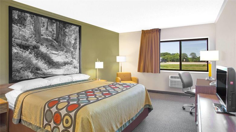 <b>Super 8 Windsor/Madison North Room</b>. Images powered by <a href="https://iceportal.shijigroup.com/" title="IcePortal" target="_blank">IcePortal</a>.