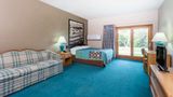 Super 8 Platteville Suite