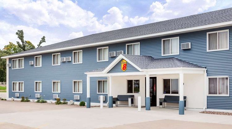 Super 8 Platteville Exterior