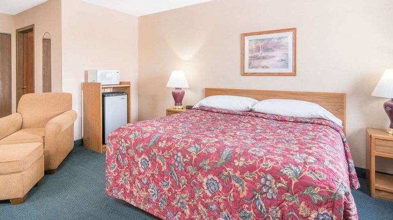 <b>Super 8 Superior Room</b>. Images powered by <a href="https://iceportal.shijigroup.com/" title="IcePortal" target="_blank">IcePortal</a>.