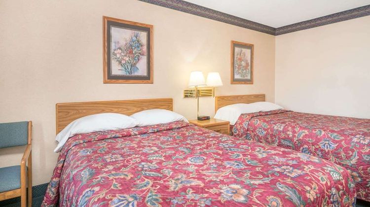 Super 8 Superior Room