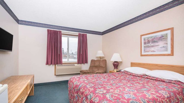 Super 8 Superior Room