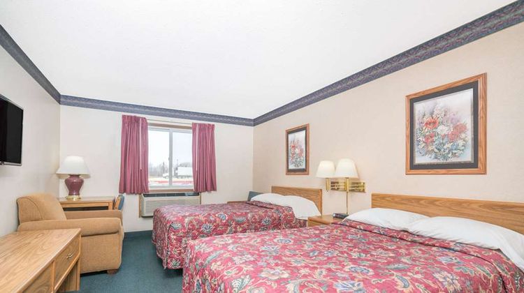 Super 8 Superior Room