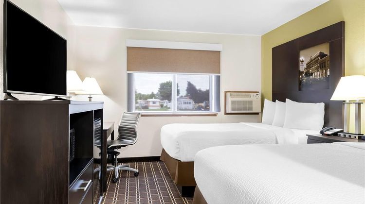 Super 8 La Crosse Room