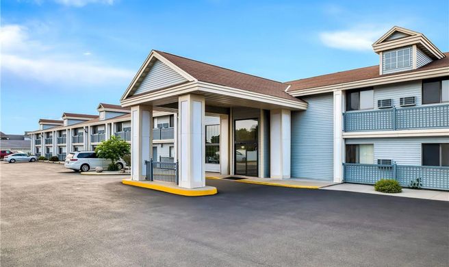 Super 8 La Crosse Exterior
