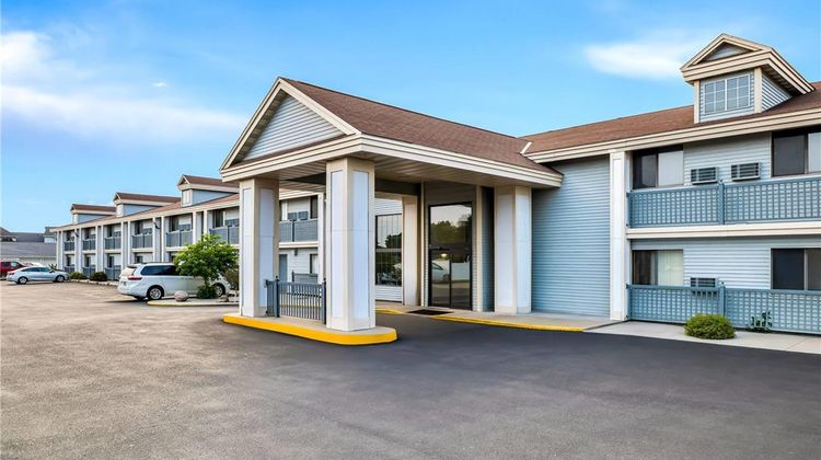 Super 8 La Crosse Exterior