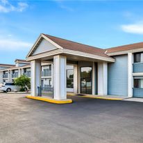 Super 8 La Crosse