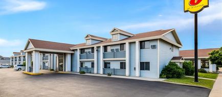 Super 8 La Crosse Exterior