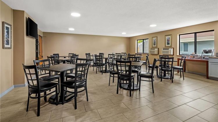 Super 8 La Crosse Restaurant