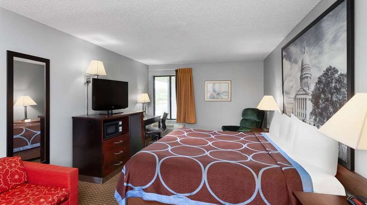 Super 8 Sun Prairie/Madison E Suite