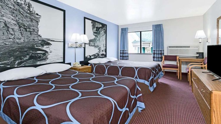 Super 8 Wisconsin Dells Room