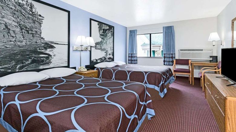 <b>Super 8 Wisconsin Dells Room</b>. Images powered by <a href="https://iceportal.shijigroup.com/" title="IcePortal" target="_blank">IcePortal</a>.