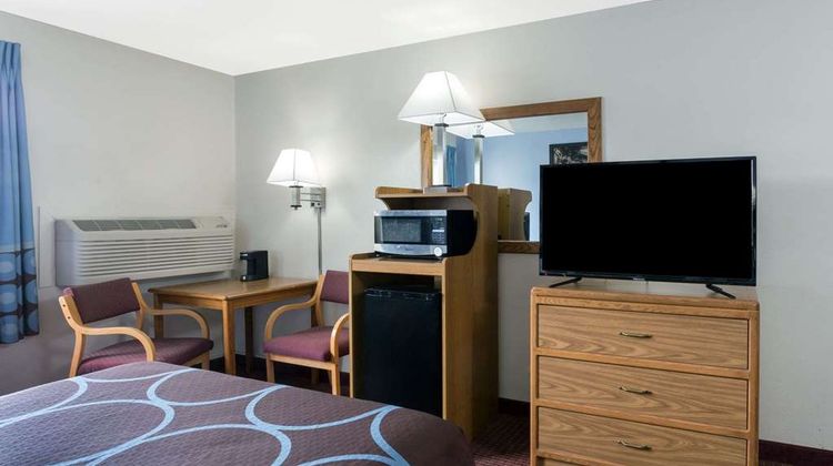 Super 8 Wisconsin Dells Room