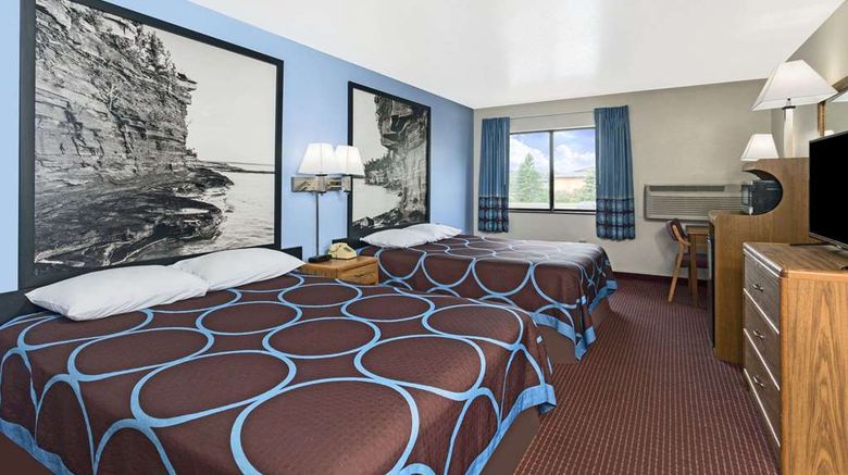 <b>Super 8 Wisconsin Dells Room</b>. Images powered by <a href="https://iceportal.shijigroup.com/" title="IcePortal" target="_blank">IcePortal</a>.