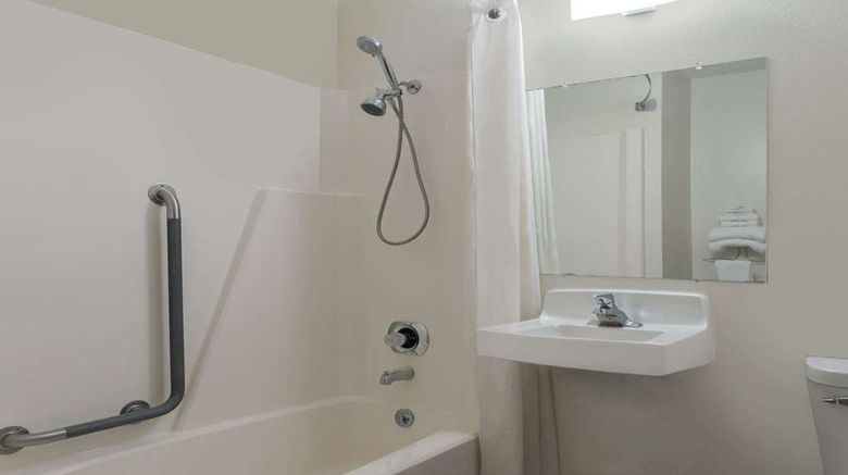 <b>Super 8 Wisconsin Dells Room</b>. Images powered by <a href="https://iceportal.shijigroup.com/" title="IcePortal" target="_blank">IcePortal</a>.