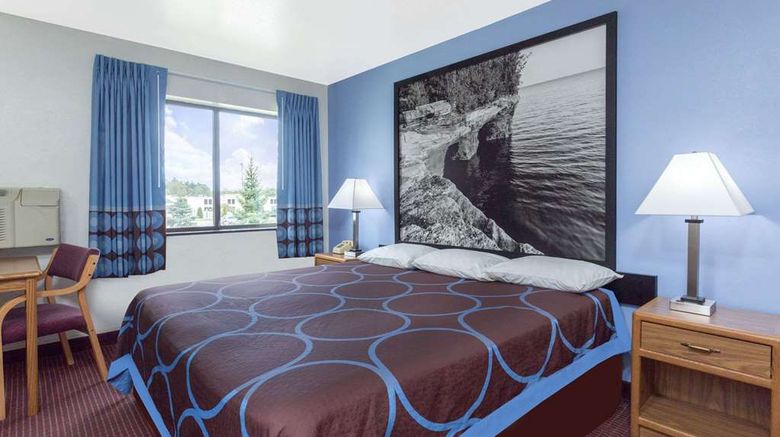<b>Super 8 Wisconsin Dells Suite</b>. Images powered by <a href="https://iceportal.shijigroup.com/" title="IcePortal" target="_blank">IcePortal</a>.