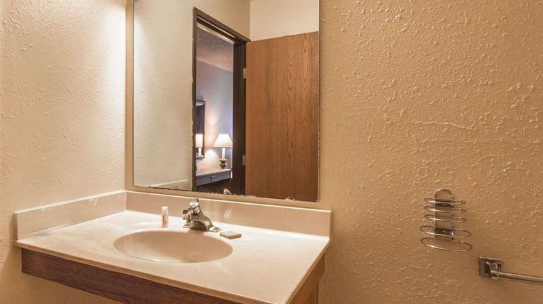 <b>Super 8 Hartford Room</b>. Images powered by <a href="https://iceportal.shijigroup.com/" title="IcePortal" target="_blank">IcePortal</a>.