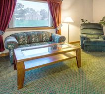 Super 8 Hartford Lobby